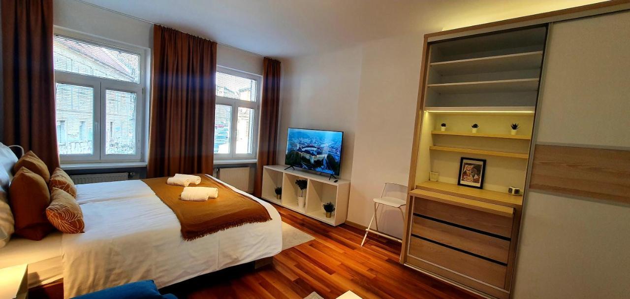 Petkovsek Rooms And Apartments ลูบลิยานา ภายนอก รูปภาพ